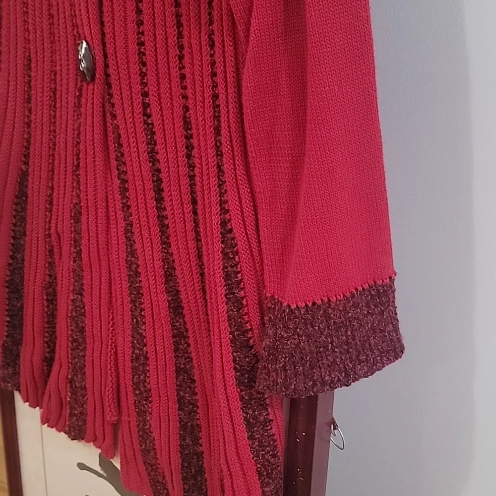 Y2K Lisa International Red Cardigan with A-Line Silhouette - Picture 4 of 5